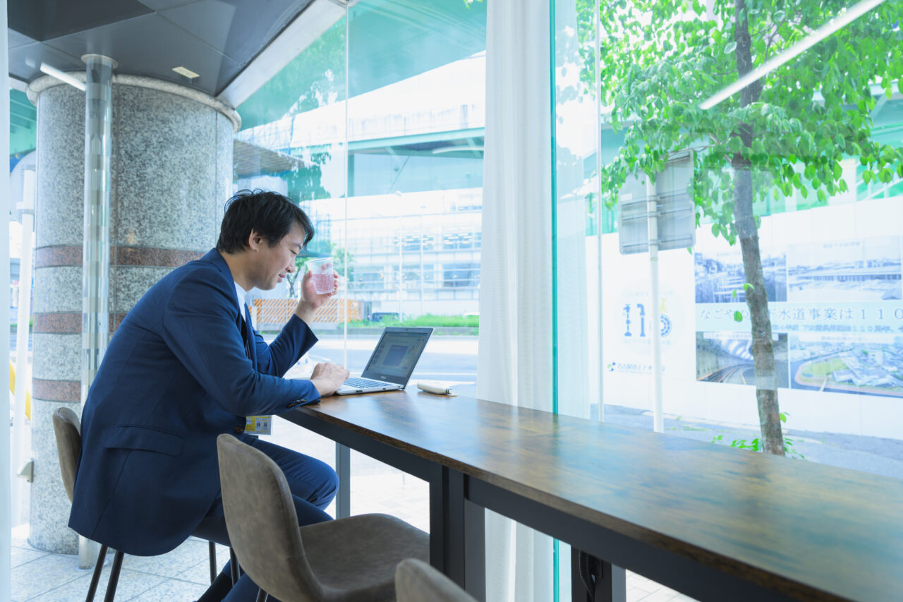 スタンディング席