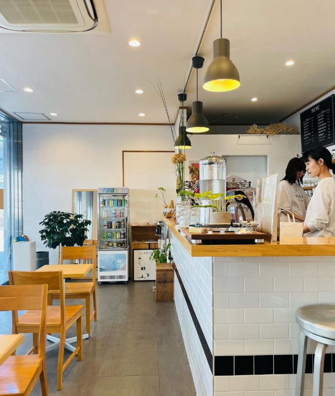 ロウズコーヒーの店内