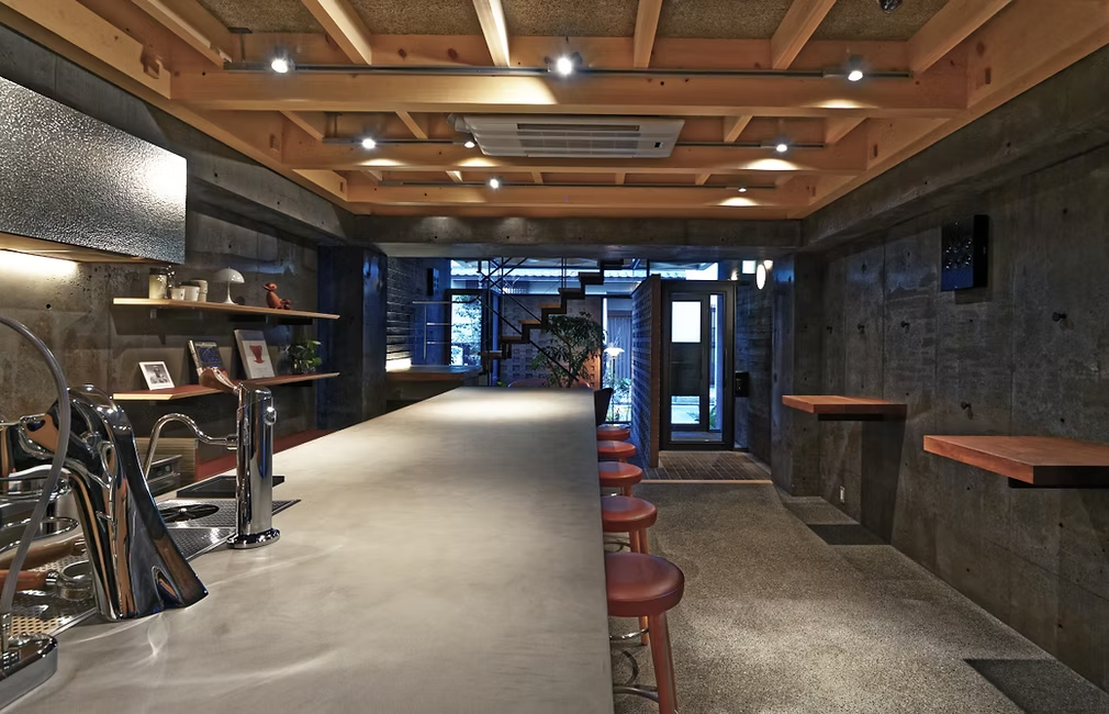 AND PLUS ❛SHARE❜ OFFICE＋COFFEE