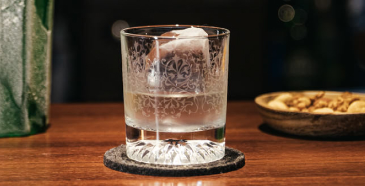ジンロック(ジン+氷)