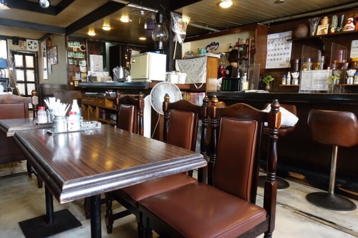珈琲屋富士の店内