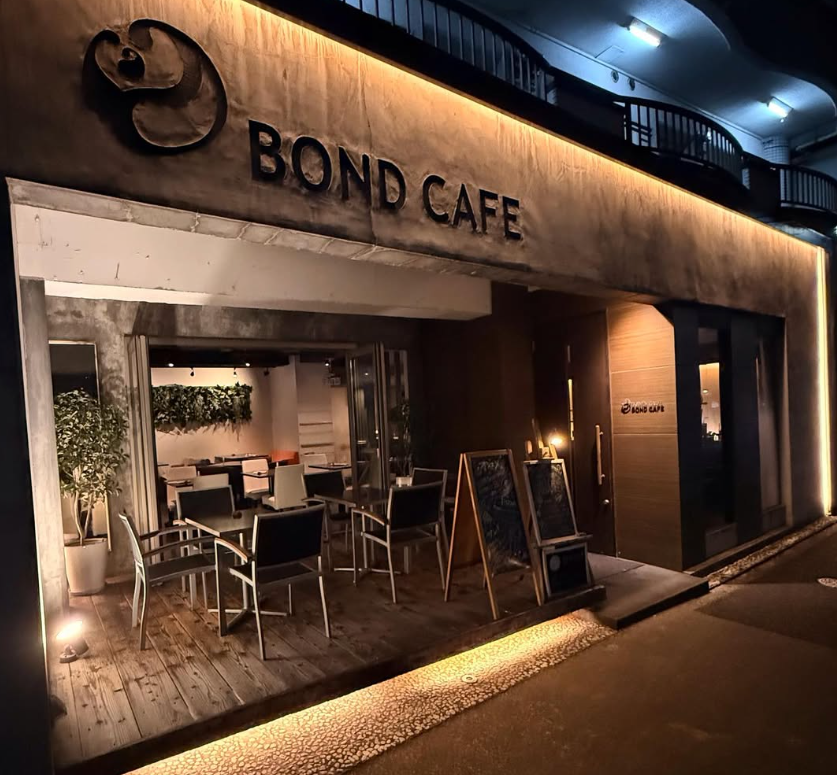ボンドカフェのオープンテラス