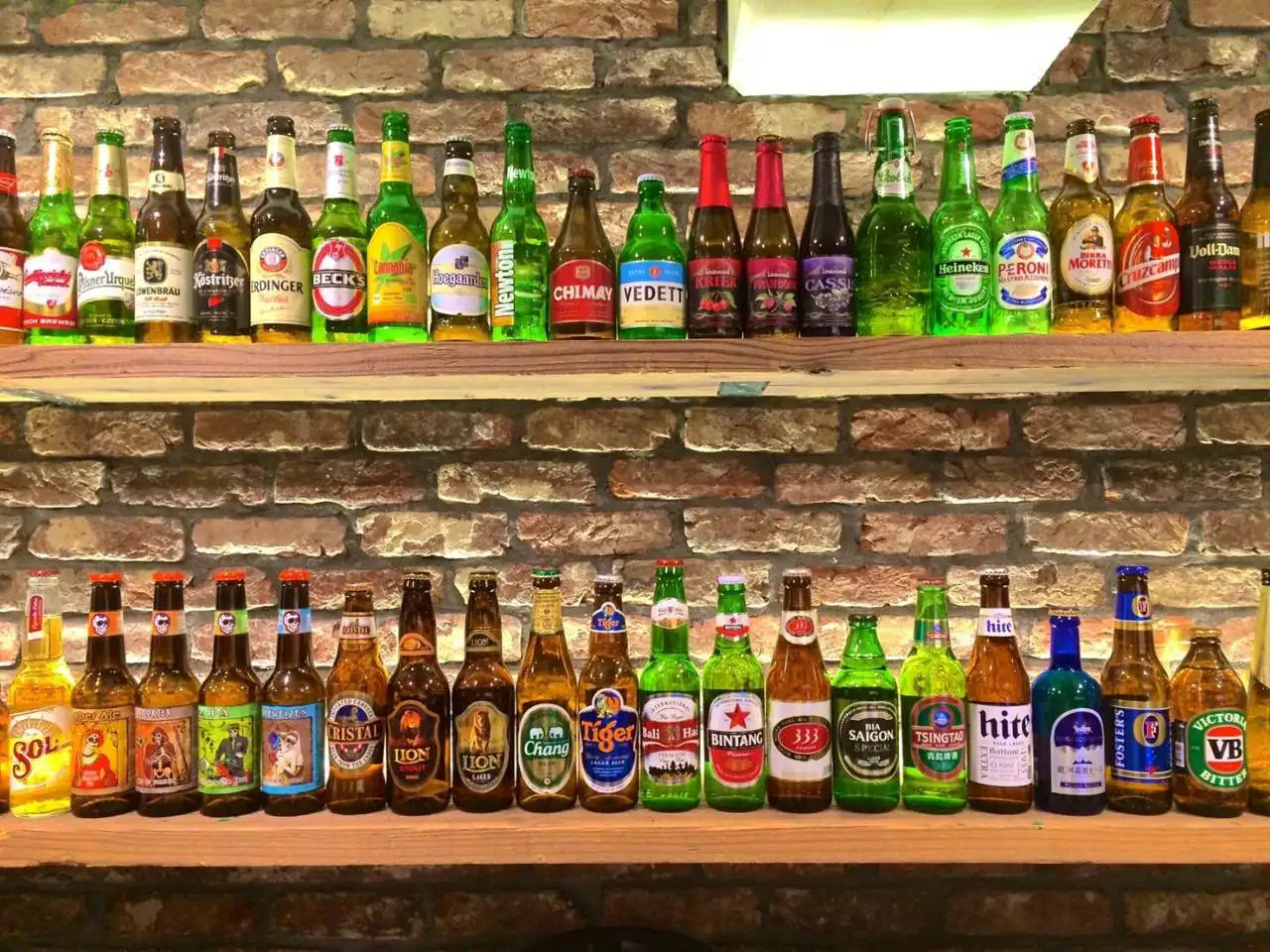 世界各地のビールを楽しめる